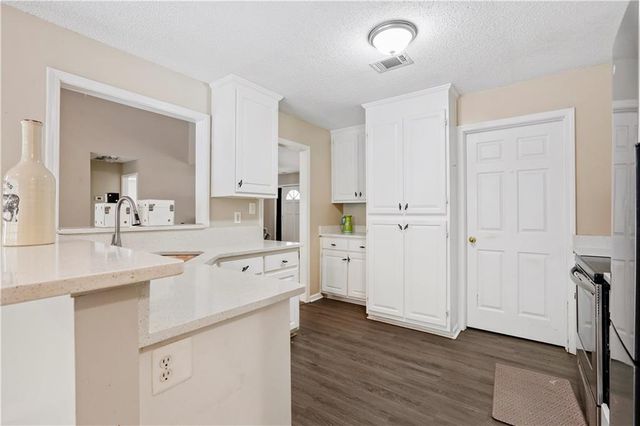 1300 Sunflower Court, Locust Grove, GA 30248