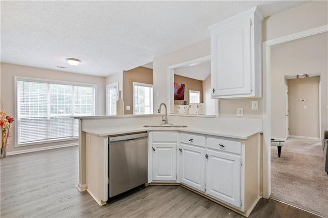 1300 Sunflower Court, Locust Grove, GA 30248