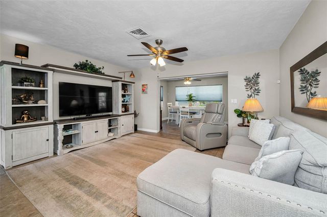 29752 69TH WAY N, Clearwater, FL 33761