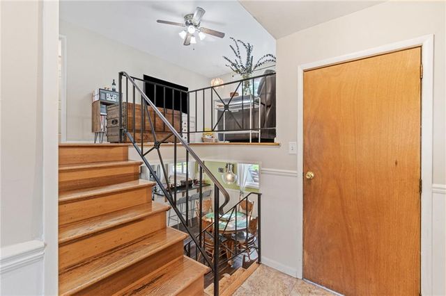 819 N Susquehanna Ridge, Independence, MO 64056