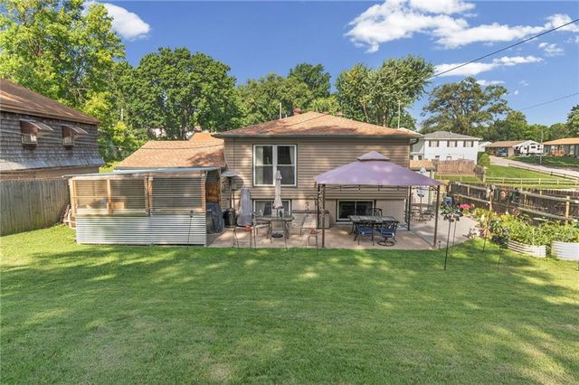 819 N Susquehanna Ridge, Independence, MO 64056