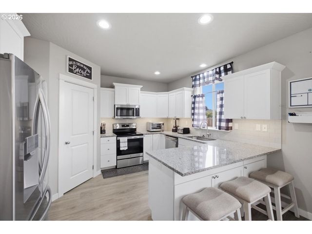 1323 CHUKAR St, Stayton, OR 97383