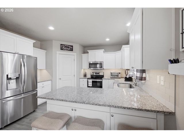 1323 CHUKAR St, Stayton, OR 97383
