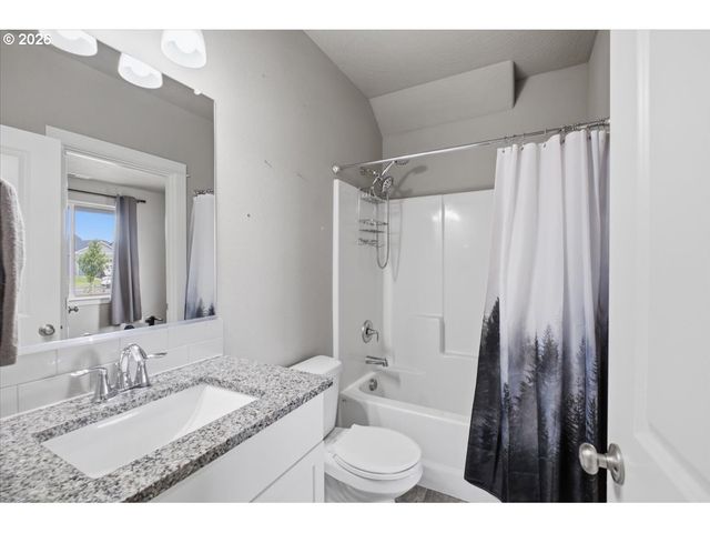 1323 CHUKAR St, Stayton, OR 97383