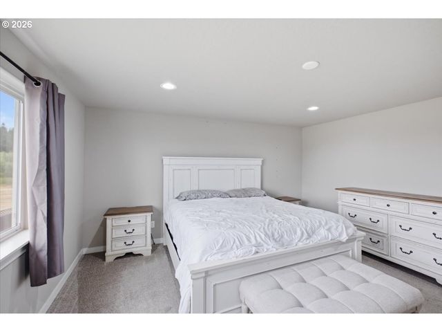 1323 CHUKAR St, Stayton, OR 97383