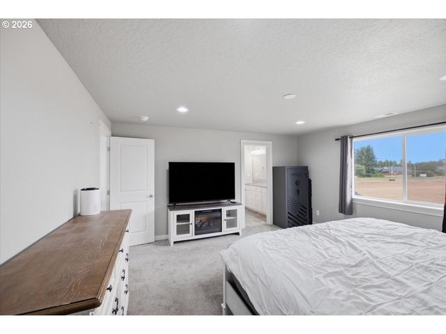 1323 CHUKAR St, Stayton, OR 97383