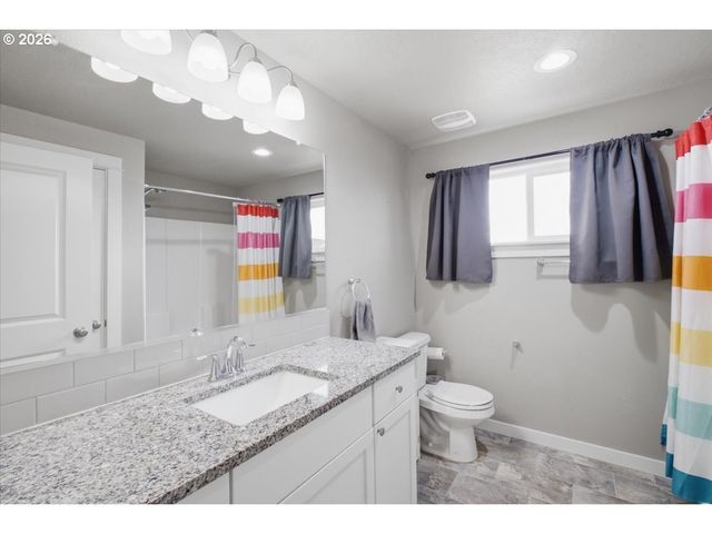 1323 CHUKAR St, Stayton, OR 97383