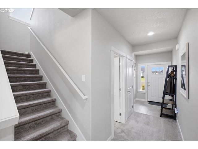 1323 CHUKAR St, Stayton, OR 97383