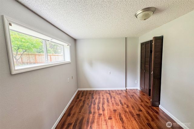 9674 Ronald Dr, Blaine, WA 98230