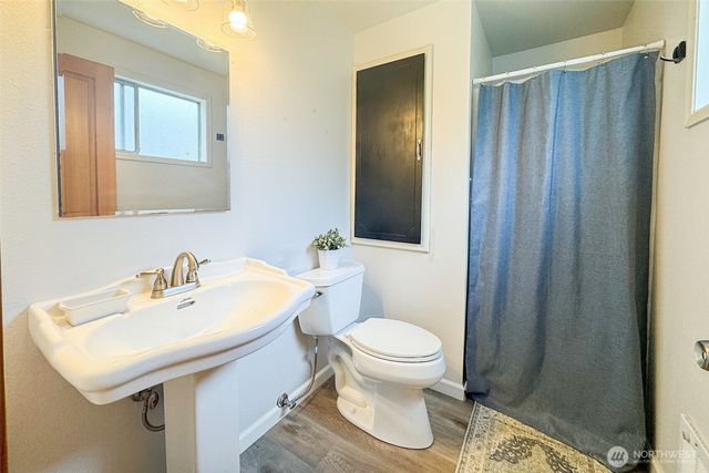 9674 Ronald Dr, Blaine, WA 98230