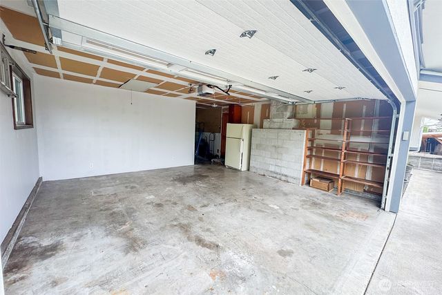 9674 Ronald Dr, Blaine, WA 98230