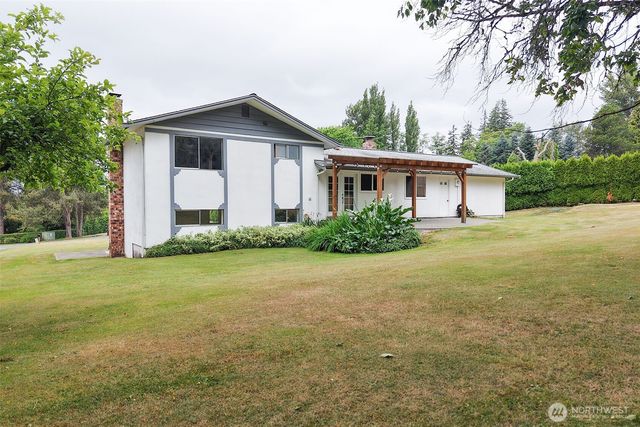 9674 Ronald Dr, Blaine, WA 98230