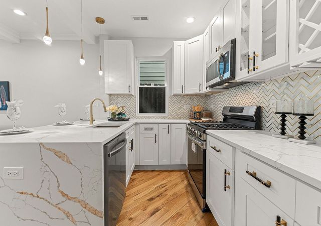 6150 S Saint Lawrence Avenue 2, Chicago, IL 60637