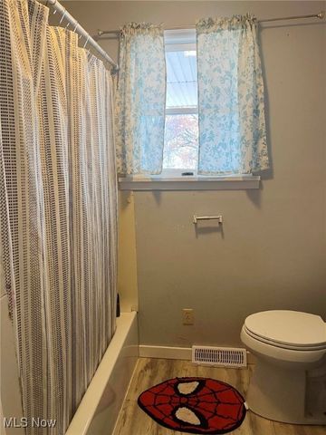 955 W Main Street, Washingtonville, OH 44490