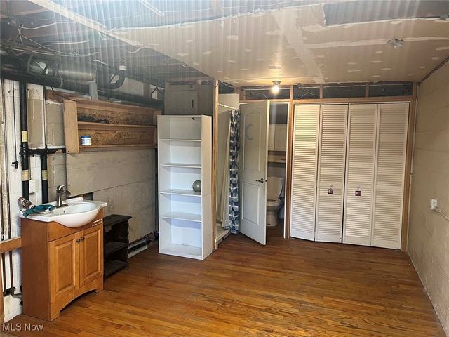 955 W Main Street, Washingtonville, OH 44490