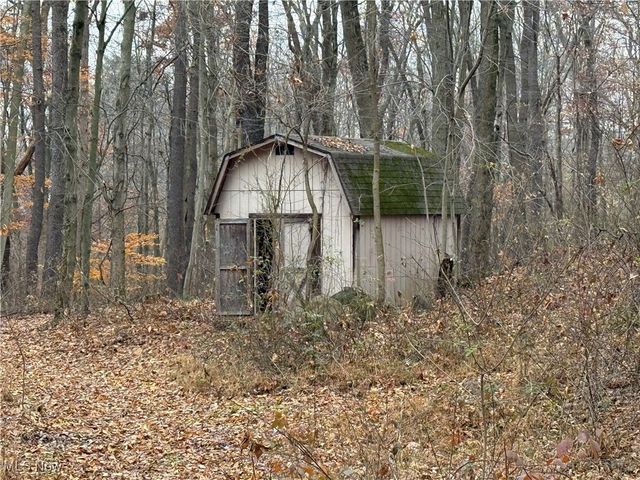 955 W Main Street, Washingtonville, OH 44490