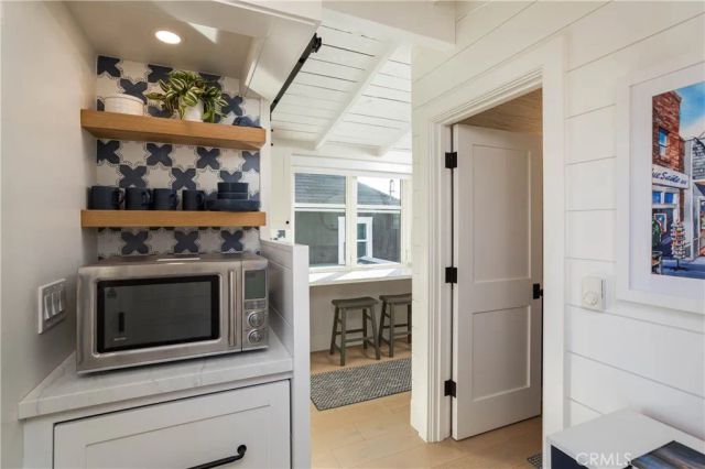 104 Onyx Avenue, Newport Beach, CA 92662