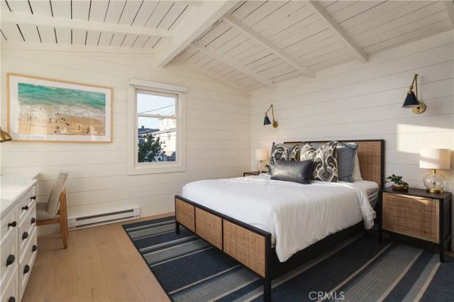 104 Onyx Avenue, Newport Beach, CA 92662