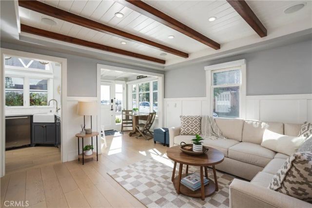 104 Onyx Avenue, Newport Beach, CA 92662