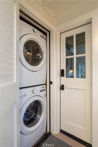 104 Onyx Avenue, Newport Beach, CA 92662