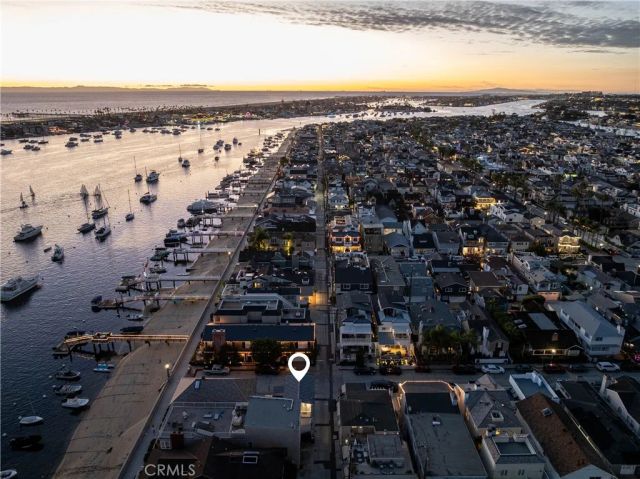 104 Onyx Avenue, Newport Beach, CA 92662