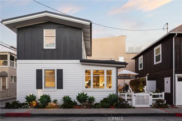 104 Onyx Avenue, Newport Beach, CA 92662