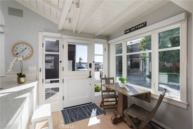 104 Onyx Avenue, Newport Beach, CA 92662