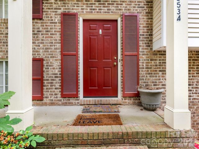 6534 Rollingridge Drive, Charlotte, NC 28211