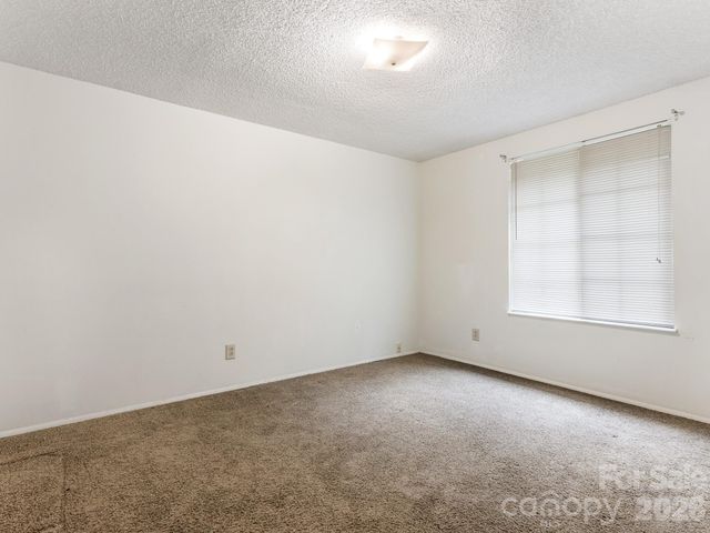 6534 Rollingridge Drive, Charlotte, NC 28211