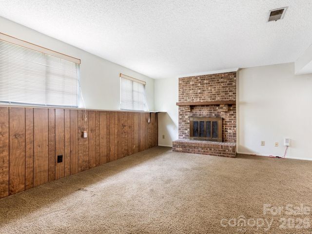 6534 Rollingridge Drive, Charlotte, NC 28211