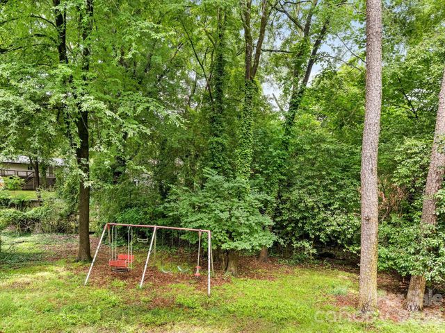 6534 Rollingridge Drive, Charlotte, NC 28211