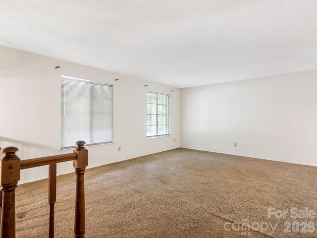 6534 Rollingridge Drive, Charlotte, NC 28211