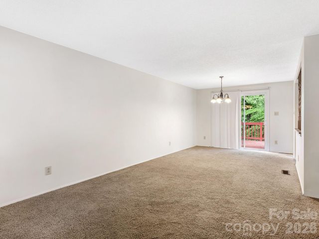6534 Rollingridge Drive, Charlotte, NC 28211