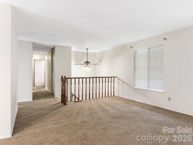 6534 Rollingridge Drive, Charlotte, NC 28211