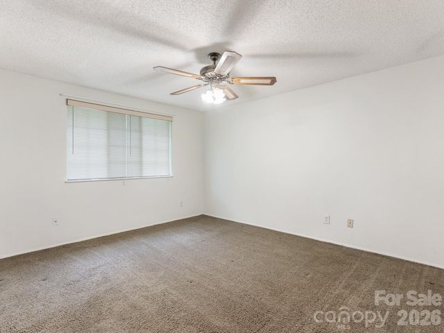 6534 Rollingridge Drive, Charlotte, NC 28211