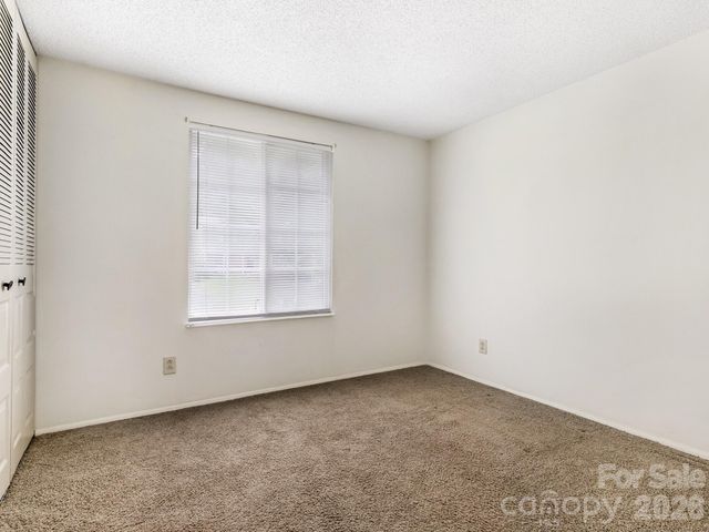 6534 Rollingridge Drive, Charlotte, NC 28211