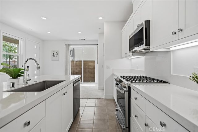 208 Yerba, Irvine, CA 92618