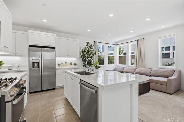 208 Yerba, Irvine, CA 92618