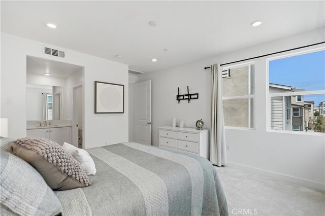 208 Yerba, Irvine, CA 92618