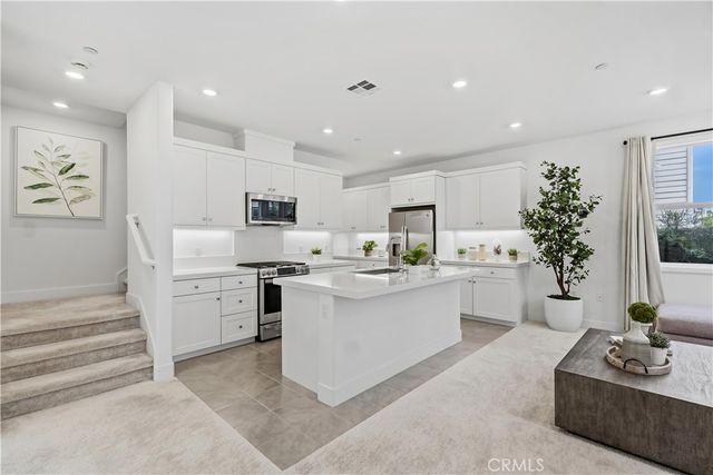 208 Yerba, Irvine, CA 92618