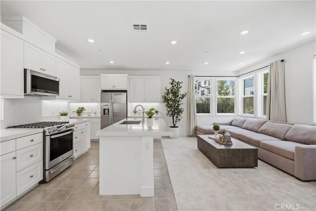 208 Yerba, Irvine, CA 92618