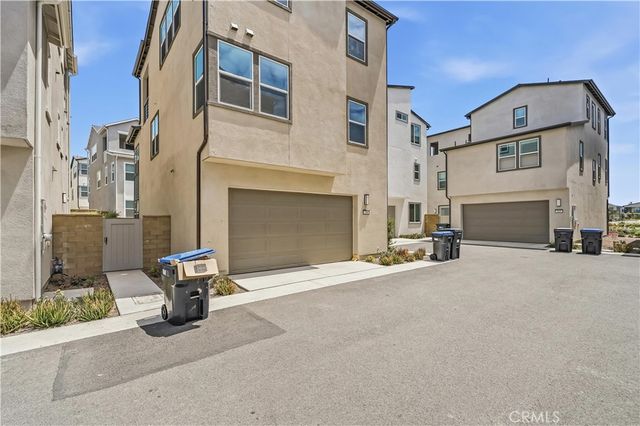 208 Yerba, Irvine, CA 92618