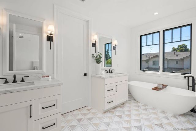 910 Balboa Ave, Coronado, CA 92118