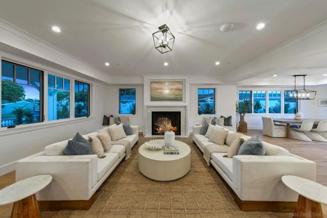 910 Balboa Ave, Coronado, CA 92118