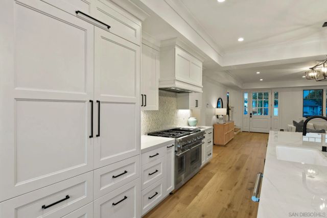 910 Balboa Ave, Coronado, CA 92118