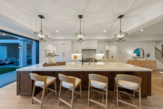 910 Balboa Ave, Coronado, CA 92118