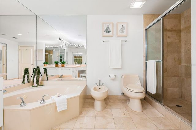 1800 BENJAMIN FRANKLIN DRIVE A905, Sarasota, FL 34236