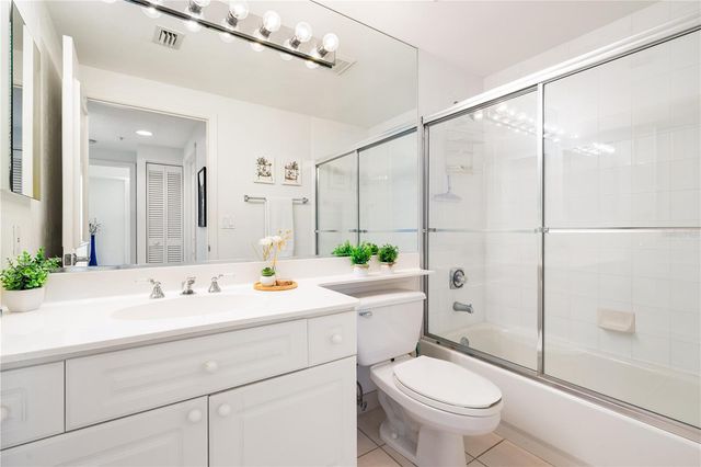 1800 BENJAMIN FRANKLIN DRIVE A905, Sarasota, FL 34236