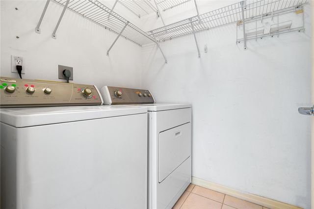 1800 BENJAMIN FRANKLIN DRIVE A905, Sarasota, FL 34236