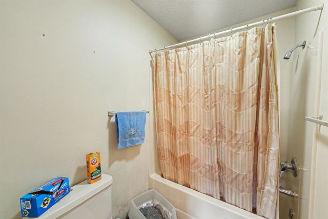 1610 Kaci Cir, Salina, KS 67401